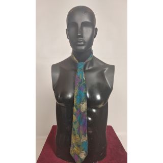 Krawat w malownicze wzory