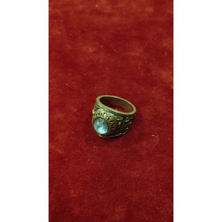 Pierścień srebrny, gruby, z błękitnym okrągłym kamieniem