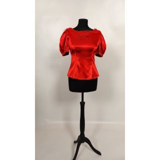 Koszula damska czerwona satynowa z krótkim rękawem i czerwonymi kryształami 