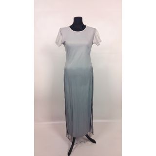 Sukienka błękitna, długa, pokryta siatką z krótkim rękawem