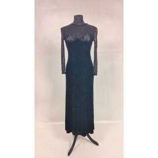 Sukienka czarna welurowa, dekold koronkowy