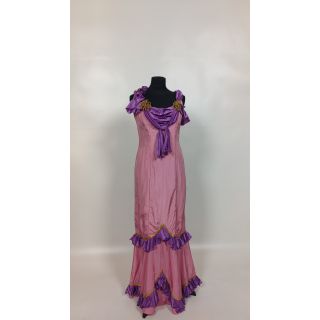Sukienka różowa, długa, bez rękawów, z fioletowymi falbankami