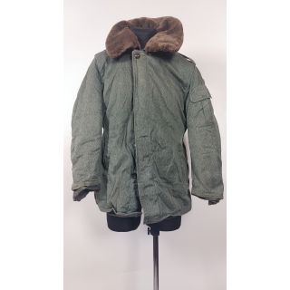Płaszcz wojskowy zimowy z kołnierzem futrzanym