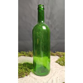 Butelka zielona z wina