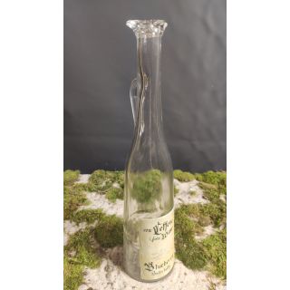 Butelka szklana z długą szyjką