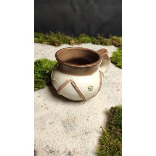 Ceramiczny kubek kremowo brązowy w kwiaty