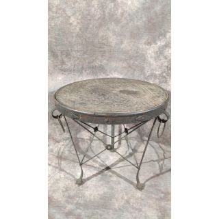 Stół metalowy okrągły z skórzanym blatem