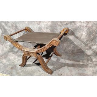 Krzesło drewniane ozdobne